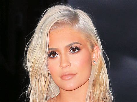 Kylie Jenner reveals new platinum blonde hair in her underwear